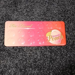 Too faced sweet peach eyeshadow palette